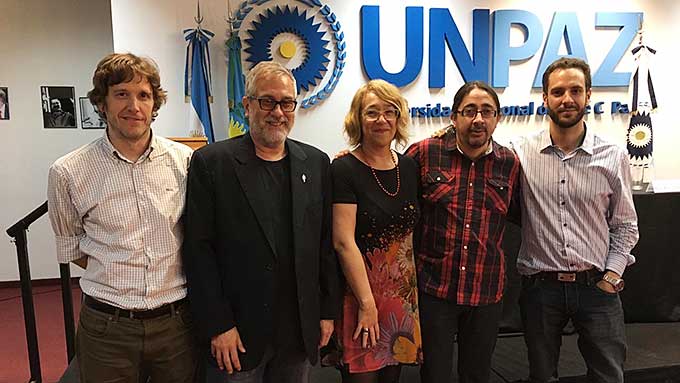 René Ramírez junto al comité editorial de la revista Ucronias